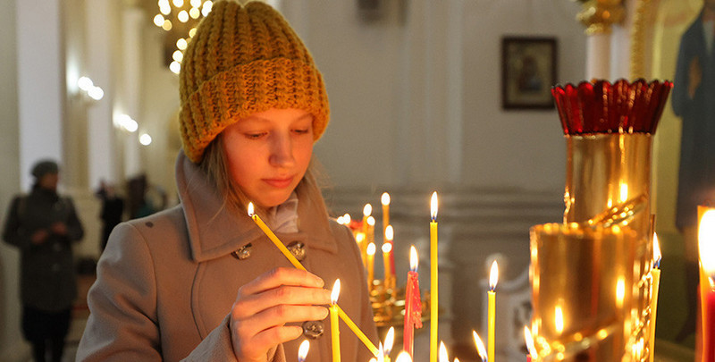 свечи в церкви