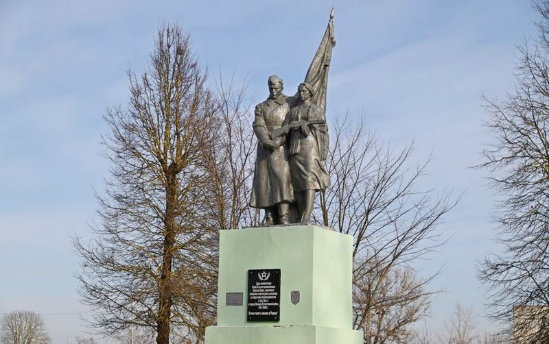 Мать наблюдала за последним боем сына, погибшего в тот же день. Кто они - герои-защитники Кричева?