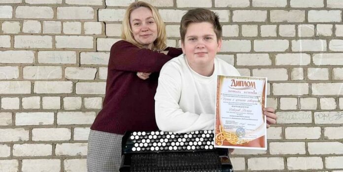 Юный кричевский музыкант блестяще продемонстрировал свой талант в Рославле