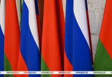 Лукашенко прибыл в Кремль на переговоры с Путиным Лукашенко прибыл в Кремль на переговоры с Путиным
