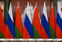 Лукашенко заявил о народной поддержке в Беларуси курса на сотрудничество с Россией Лукашенко заявил о народной поддержке в Беларуси курса на сотрудничество с Россией