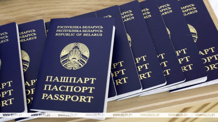 В белорусское гражданство принято 311 человек, в том числе 26 несовершеннолетних