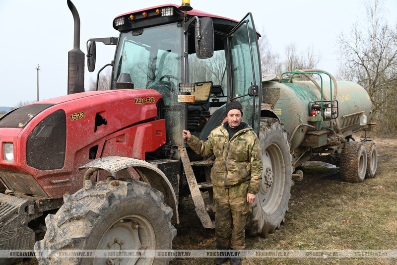 Весенние полевые работы на Кричевщине начались с подкормки озимых