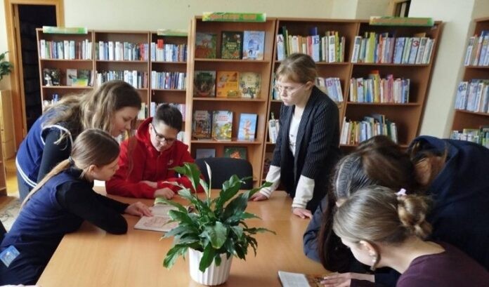 Для кричевских школьников провели час памяти «Хатынь – трагедия сожженных деревень»