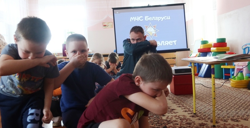 Кричевские дошколята узнали о работе спасателей