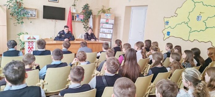 Профилактическая акция «Соблюдать ПДД очень важно и необходимо» прошла в СШ №1 Кричева