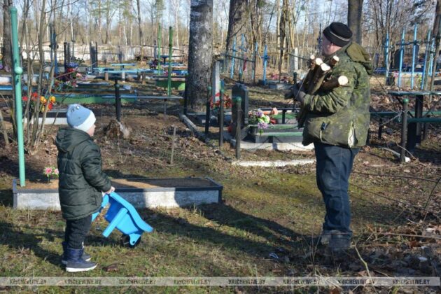 Около 40 человек вышло на субботник в деревни Сокольничи