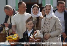Лукашенко поздравил христиан Беларуси со светлым праздником Пасхи Лукашенко поздравил христиан Беларуси со светлым праздником Пасхи