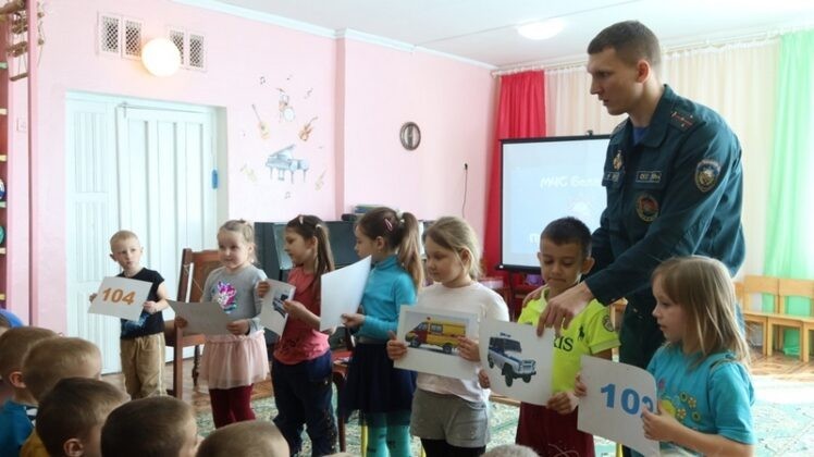 Безопасность с МЧС: как кричевские дошколята учились себя спасать