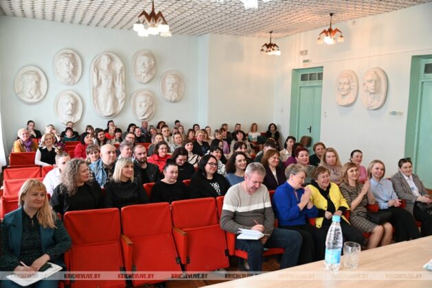 Диалог на благо: Алексей Шарай встречается с работниками культуры района