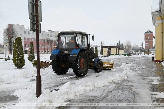 11 единиц техники задействовано в Кричеве на уборке снега