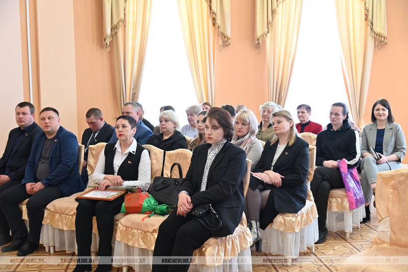 встреча, руководство района, органы территориального самоуправления, II Региональный форум, координационный совет, микрозоны, депутаты райсовета, райисполком, районные СМИ, координация деятельности, благоустройство, сохранность мест, культурно-массовые мероприятия, профилактика преступлений, забота о ветеранах, престарелых, новые проекты, консолидация идей, Ирина Прудникова