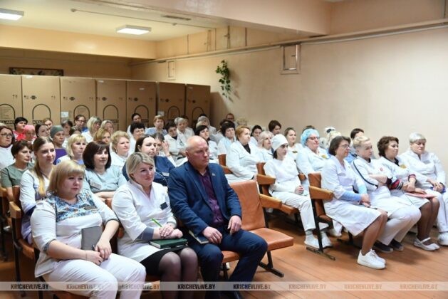 Узнали, о чем шел разговор между председателем Кричевского райисполкома и коллективом поликлиники