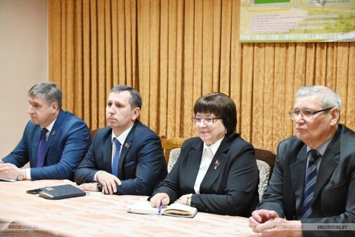 Узнали, о чем шел разговор между председателем Кричевского райисполкома и коллективом поликлиники