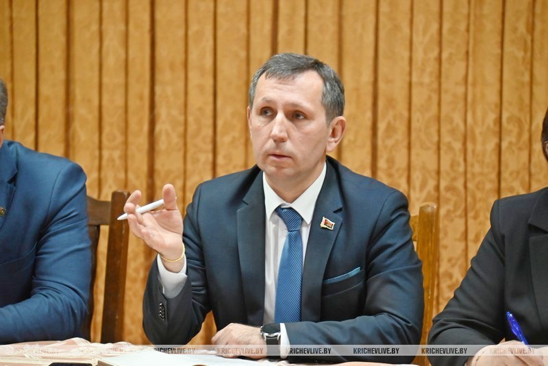 Узнали, о чем шел разговор между председателем Кричевского райисполкома и коллективом поликлиники