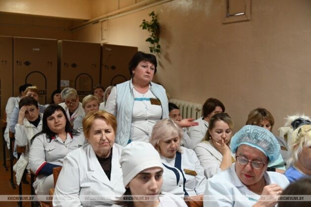 Узнали, о чем шел разговор между председателем Кричевского райисполкома и коллективом поликлиники