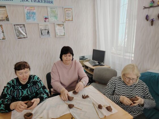 В Кричеве провели мастер-класс для дам элегантного возраста