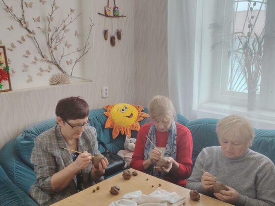 В Кричеве провели мастер-класс для дам элегантного возраста