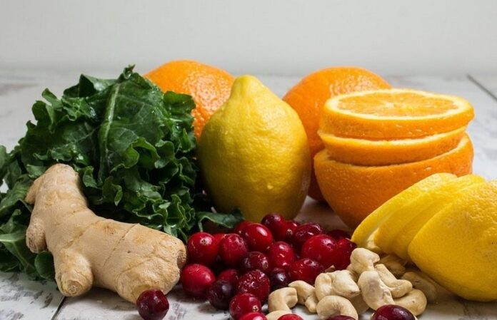 Какие продукты нужно добавить в рацион весной, рассказала врач
