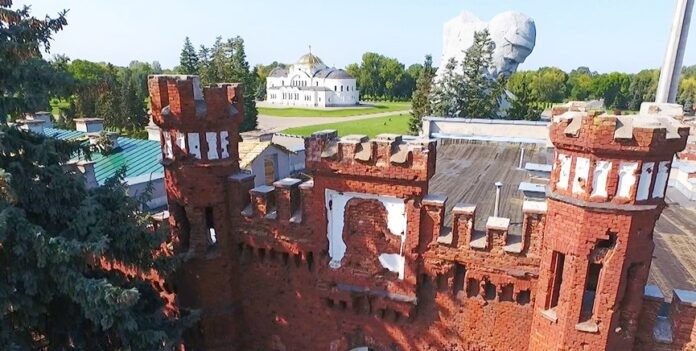 Мемориалы «Мамаев курган» и «Брестская крепость-герой» попали в предварительный Список всемирного наследия ЮНЕСКО