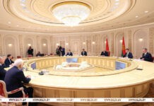 Лукашенко: Беларусь готова нарастить поставки в Астраханскую область, чтобы сбалансировать торговое сальдо Лукашенко: Беларусь готова нарастить поставки в Астраханскую область, чтобы сбалансировать торговое сальдо