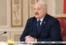 Лукашенко окончательно расставил точки над «i» в вопросе ношения в Беларуси георгиевских ленточек Лукашенко окончательно расставил точки над "i" в вопросе ношения в Беларуси георгиевских ленточек