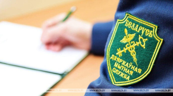 Можно ли ввозить из-за границы жидкий гербицид для газона, разъяснили в ГТК