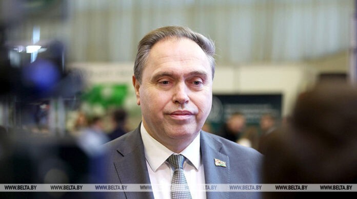 "Любите свою семью". Караник о роли традиционных семейных ценностей в укреплении глобальной безопасности