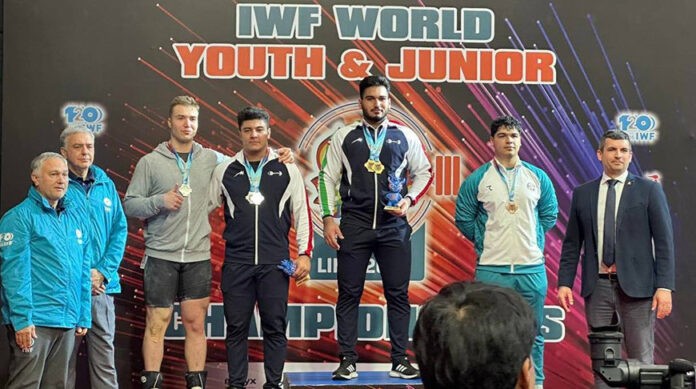 Белорусский штангист Москалев завоевал серебро на молодежном чемпионате мира