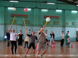 7 молодых семей Кричева сражались за звание «самой спортивной» 7 молодых семей Кричева сражались за звание «самой спортивной»