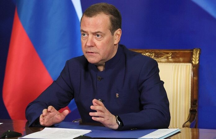 Медведев словами о третьей мировой войне ответил на угрозу Трампа