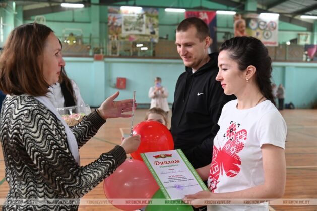 7 молодых семей Кричева сражались за звание «самой спортивной»