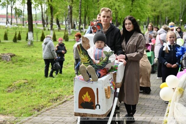 Чем удивляли кричевлян участники парада колясок