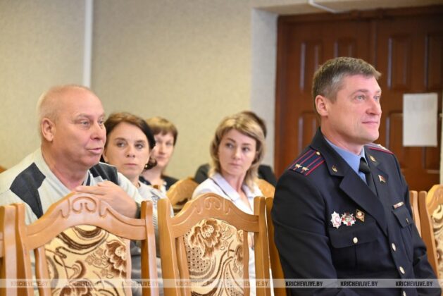 От благоустройства до инвестиций: Алексей Шарай обсудил будущее Кричева с трудовыми коллективами