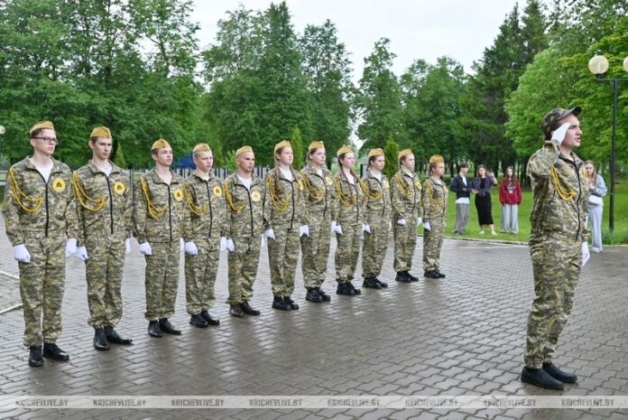 12 команд принимают участие в военно-патриотической игре «Зарница» (фоторепортаж)