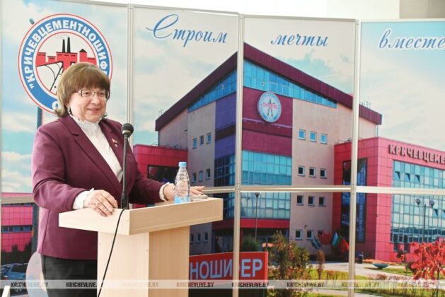 Узнали, о чем шла речь на встрече председателя Кричевского райисполкома с коллективом ОАО «Кричевцементношифер»