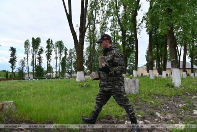 В Кричевском районе прошел субботник (фоторепортаж)