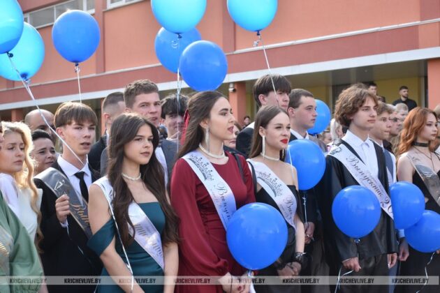 В школах Кричевщины проходит выпускной вечер