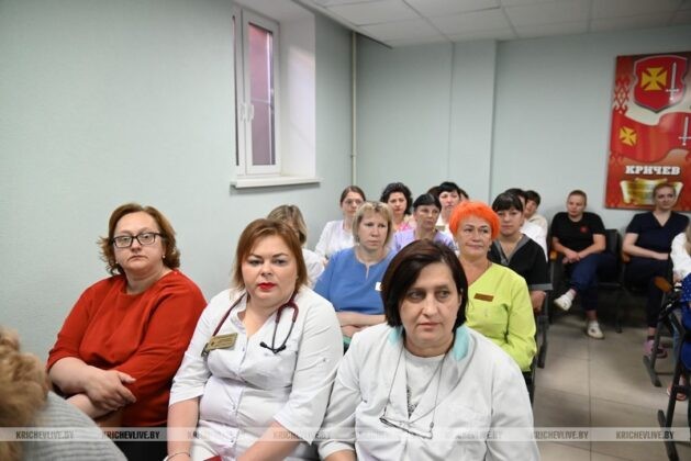 Руководство района пообщалось с молодыми медиками Кричева