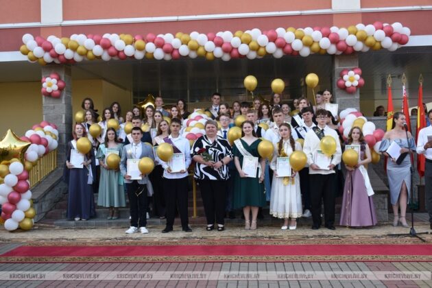 В школах Кричевщины проходит выпускной вечер