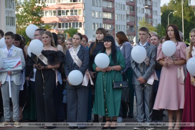 В школах Кричевщины проходит выпускной вечер