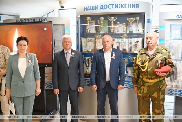 Выставка «Мы память достойно храним!» открылась на ОАО «Кричевцементношифер»