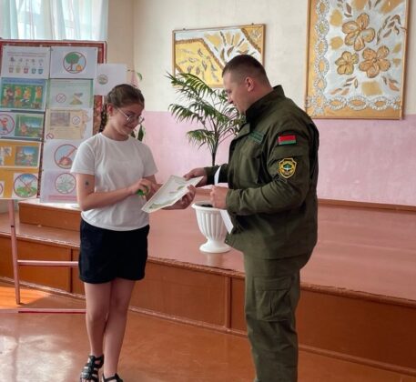 Важно беречь природу: встречи с молодым поколением в Кричеве
