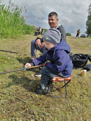 Cоревнования "FishРай по-кричевски" собрали на озере в аг. Ботвиновка 62 участника