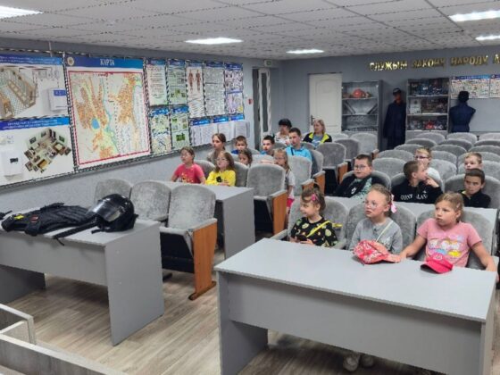 Каникулы с пользой: школьники побывали в Кричевском отделе Департамента охраны