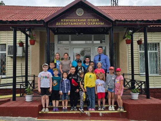 Каникулы с пользой: школьники побывали в Кричевском отделе Департамента охраны