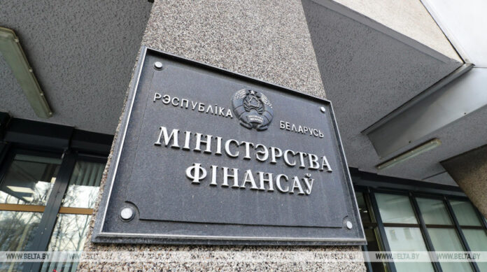 Минфин определил порядок работы с драгметаллами и камнями в объектах торговли, бытового обслуживания