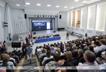 Дмитрук: Беларусь показала миру, как под давлением можно развиваться, не теряя достоинство Дмитрук: Беларусь показала миру, как под давлением можно развиваться, не теряя достоинство