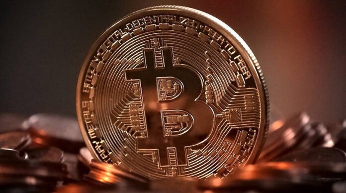 Новый исторический максимум. Стоимость биткоина превысила $120 тыс.