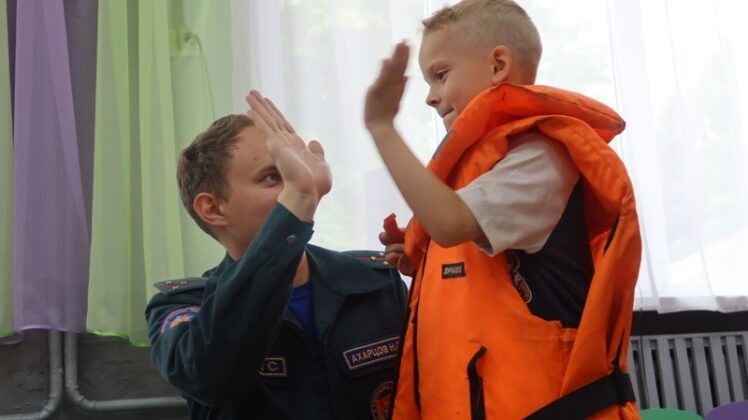 Мир безопасности: спасатели встретились с юными кричевлянами